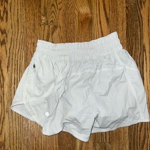 Tracker White shorts